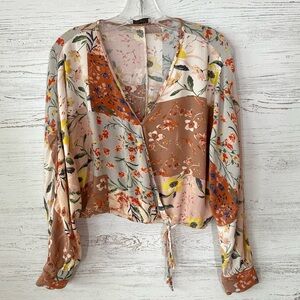 URBAN OUTFITTERS DRESS FORUM Patchwork Floral Cropped Faux Wrap Boho Blouse S